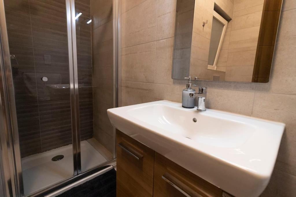 Lovely Modern 1 Bedroom Apartment In San Ġwann Exteriér fotografie